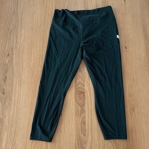 Vouri All the Feels leggings size L in color evergreen